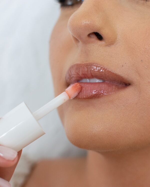 Gloss Not too basic - Mari Puglielli Beauty - Image 3